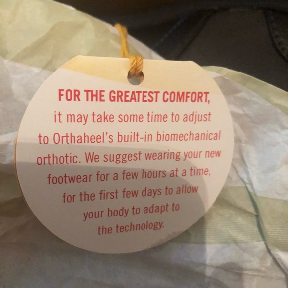 Brand New! Orthaheel brown flats - Picture 5 of 6